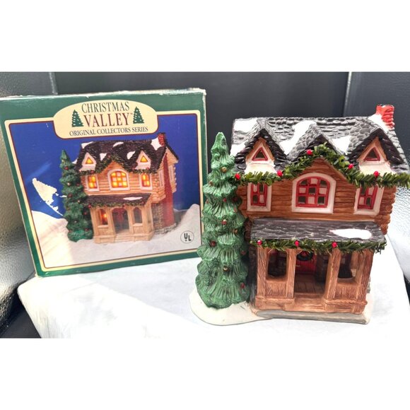 Christmas Valley Original Collector Series Light-Up Ceramic House - Picture 2 of 12